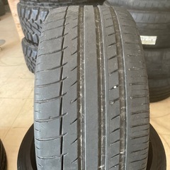 無料タイヤ　245/40R18【4719】2本の画像