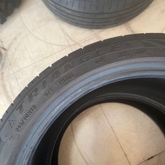 無料タイヤ　245/40R18【4719】2本の画像