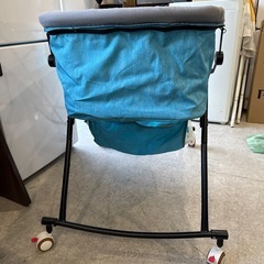 ベビーベッド　組み立て式の画像