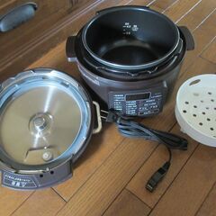 圧力なべ　3.0L　アイリスオーヤマ　カカオブラウン　美品　中古　箱、説明書ありの画像