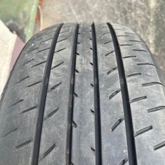 225/60R17 4本セット　ヨコハマ、ブルーアースの画像