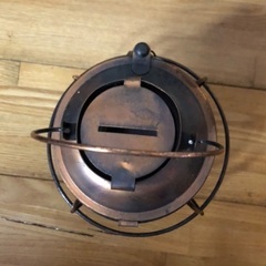 アンティーク調のランプ型貯金箱の画像