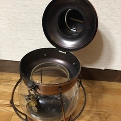 アンティーク調のランプ型貯金箱の画像