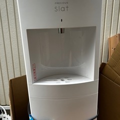 フレシャス　床置き　最新型　ウォーターサーバー　白の画像