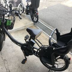 地域限定送料無料　ブリヂストン　ビッケ　三人乗り　12,3AH　子供乗せ　黒系　ギュットアニーズ　パスバビーアン　神戸市　電動自転車　の画像
