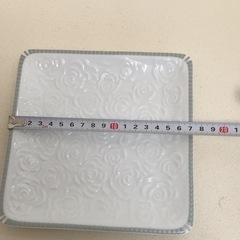 NARUMI ローズ柄のスクエア皿&金縁のプレート皿の画像