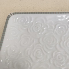 NARUMI ローズ柄のスクエア皿&金縁のプレート皿の画像