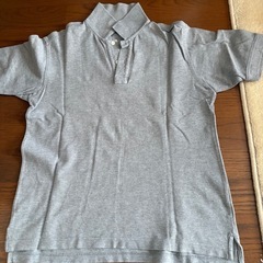 ユニクロ　グレー　ポロシャツの画像