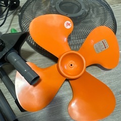 YUASA業務用扇風機 YS-455T オレンジ　45cm工場扇組立式風量3段階の画像