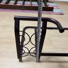 【美品/鉄製】ベッドガード 転落防止柵 渦巻き模様装飾 布団ずり落ち防止 立ち上がり補助の画像