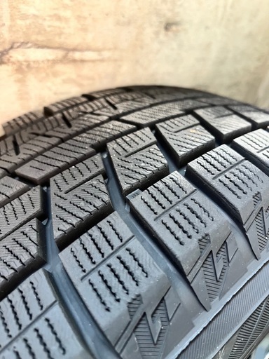 【美品！】ヨコハマ 205/60R16 2023年製造スタッドレスタイヤ(ホイール･ナット込)