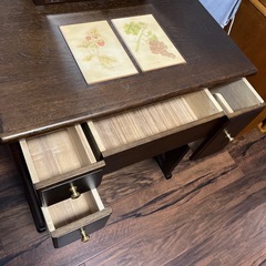 無料‼️化粧台 レトロの画像