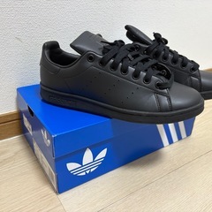 adidas Satan Smithの画像