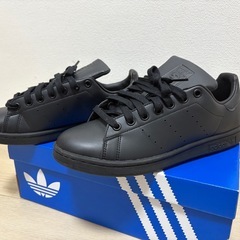 adidas Satan Smithの画像
