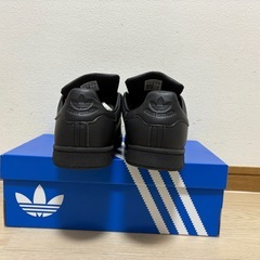 adidas Satan Smithの画像