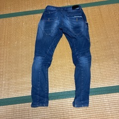 ダメージジーンズの画像