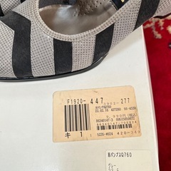 婦人用パンプス　サイズ23.5cm グレー　本革製の画像