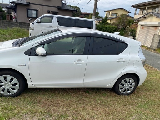 車　アクア　売り急いでます