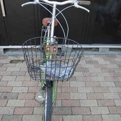 折畳み自転車　２０インチ　前カゴ付き　６段変速の画像