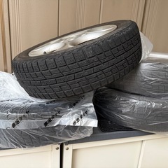 スズキ　スタッドレスタイヤ４本セット　の画像