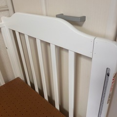 カトージ　ベビーベッドの画像