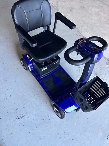 4輪セニアカー　　美品