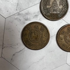 黄銅貨幣 穴ナシ 昭和23年 24年 古銭 レトロ 硬貨 アンティークの画像