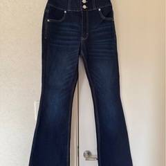 ハイウエストデニムの画像