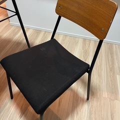 ダイニングテーブル　椅子2脚付きの画像