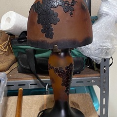 ガレ風ランプ（葡萄柄）　お店のディスプレイにの画像