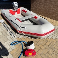 アキレス(Achilles)船外機をつけられるゴムボートの画像