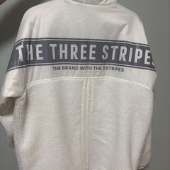 アディダス　パーカーの画像