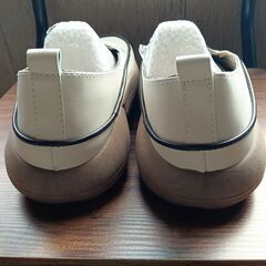 新品 24.5cm レディース スリッポン ホワイト シューズ 靴 カジュアル(925-Z)の画像