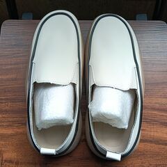 新品 24.5cm レディース スリッポン ホワイト シューズ 靴 カジュアル(925-Z)の画像