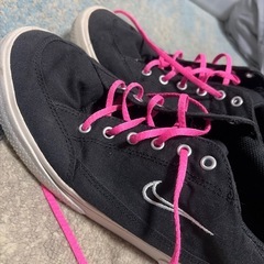 NIKEスニーカー 26.5〜27くらい
の画像