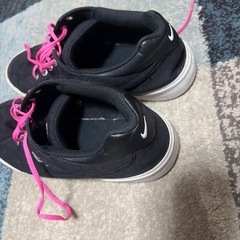 NIKEスニーカー 26.5〜27くらい
の画像