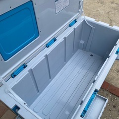 コロラドクーラーボックス72リットルの画像