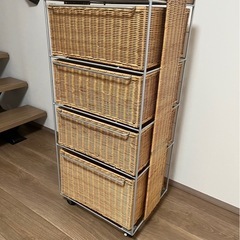 キャスター付き棚の画像