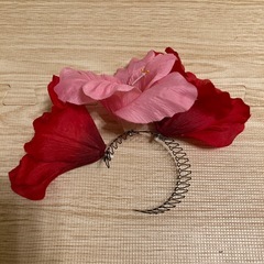 ヘアアクセサリー　ハイビスカス
の画像