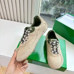 Bottega Veneta スエード スニーカー ベージュ チェック靴紐 レザーの画像