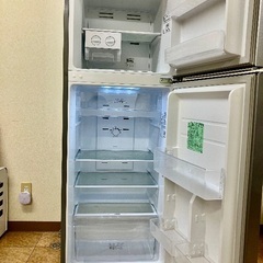 ハイセンス 冷蔵庫 幅55cm 227L シルバー HR-B2302 2ドア 右開き 大容量冷蔵室174L 自動霜取り スリムの画像