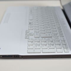 中古良品ノートパソコン 富士通 AH55/D3 Windows11+office 爆速SSD512GB core i7-8565U/メモリ8GB/15.6インチ/ブルーレイ/webカメラ/無線の画像