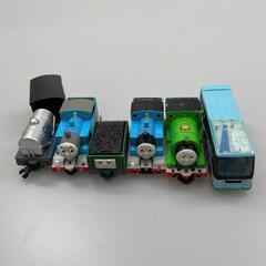 Takara Tomy タカラトミー おもちゃ・玩具 キッズ ［トミカ］ミニカー&トーマス まとめ売り19台【中古】の画像