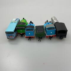 Takara Tomy タカラトミー おもちゃ・玩具 キッズ ［トミカ］ミニカー&トーマス まとめ売り19台【中古】の画像