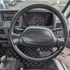 サンバートラック(GD-TT2)ホワイト スーパーチャージャー&5MT車&4WDの画像