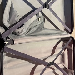 赤　スーツケース　Mサイズ
の画像