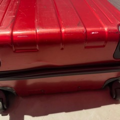 赤　スーツケース　Mサイズ
の画像