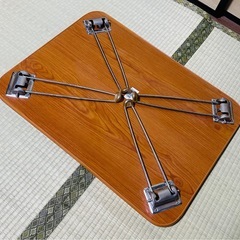 【引取限定】折りたたみテーブルの画像