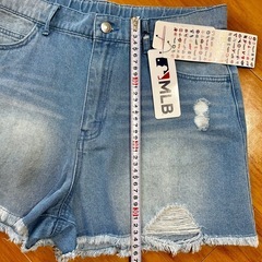 新品・未使用 タグ付き MLB ダメージデニムショートパンツ LLの画像
