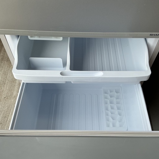 ファミリー向け?‍?‍??SHARPシャープ2020年製SJ-W352E-S全定格内容積350Lグレー冷凍•冷蔵庫
